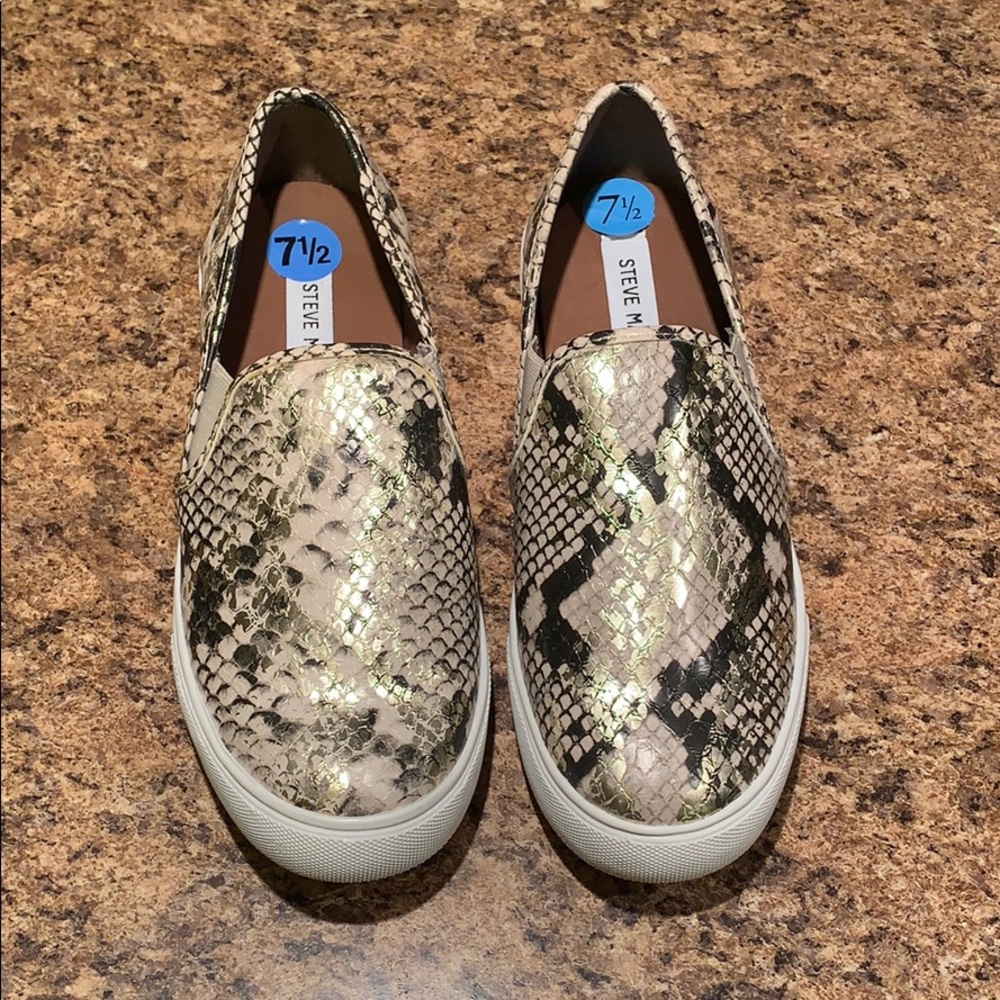 NWOB Steve Madden Safary Snake Skin Slip Ons 7.5
